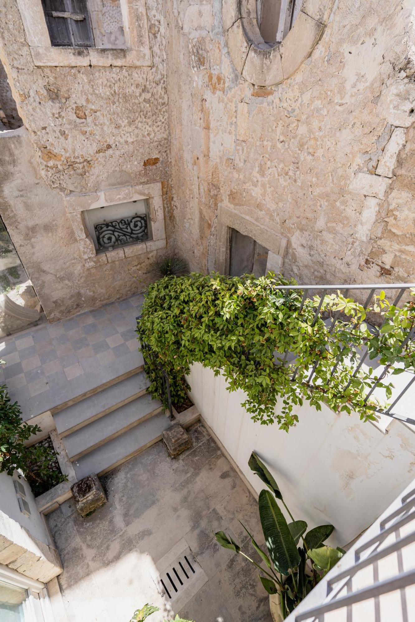 Aparthotel Isabella Di Castiglia